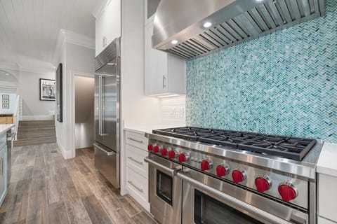 Turtle Tracks - Dunes of Destin Beach - Kitchen