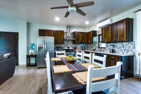 Hibiscus Kitchen and Dining