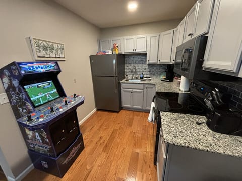 Full stocked kitchen + NFL Blitz Arcade Game