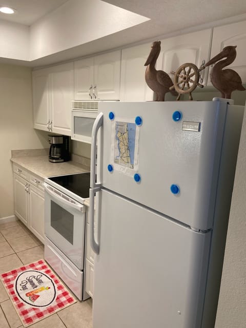 Full-size Refrigerator, Microwave and Stove