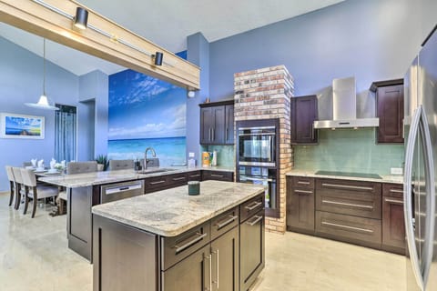 Kitchen & Dining Area