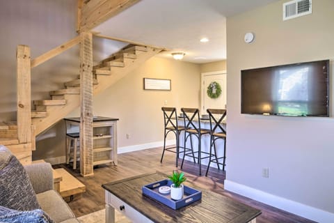 Branson Vacation Rental Townhome | 2BR | 2BA | 1,000 Sq Ft