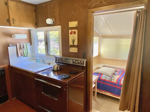 Kitchen & Twin bedroom