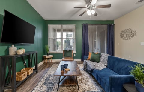 Large living room with 60 in smart TV