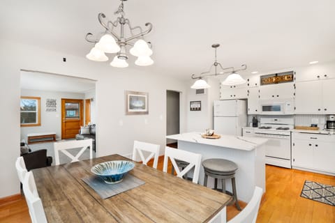 Plenty of entertaining & eating space throughout the main level!