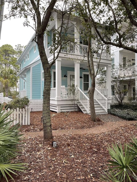 Porches, made for sittin' & visitin'! Come sit a while!