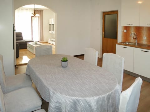 Table, Furniture, Property, Chair, Comfort, Lighting, Interior Design, Building, Floor, Kitchen & Dining Room Table