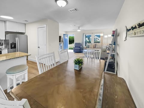 Wanna Go Back | Dining Area