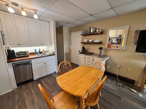 Kitchen and dining area.