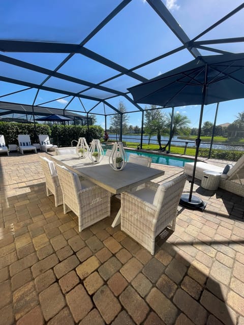 Extended lanai with all day sun