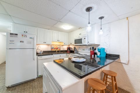 Additional seating for two at the bar area