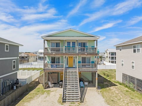 KH3406: Surf's Up | Front Exterior