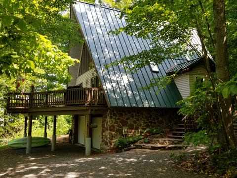 Cottage driveway and entrance way.