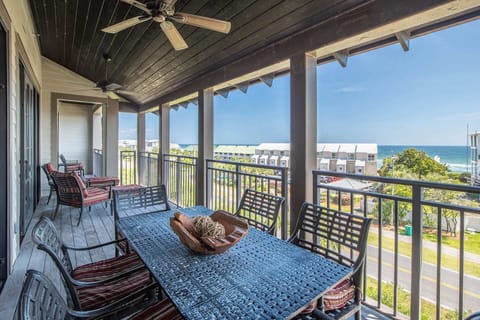 Very Large Penthouse Level Balcony with Beautiful Gulf Views