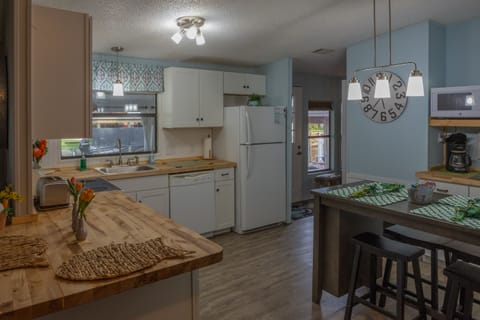 Fully equipped kitchen including a Dishwasher.
