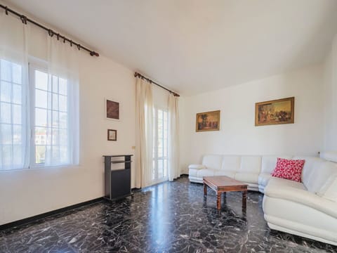 Property, Furniture, Window, Couch, Building, Wood, Picture Frame, Interior Design, Floor, Flooring