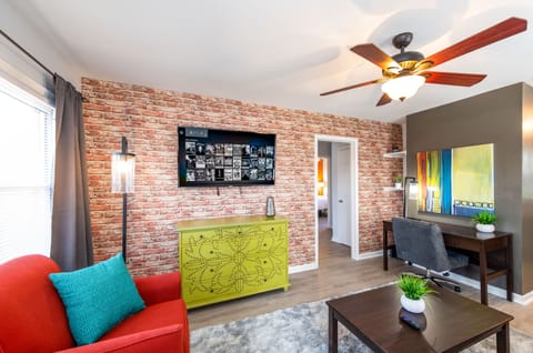 Living Room, Smart TV, Desk