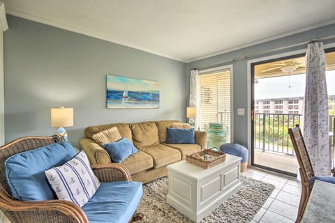 Hilton Head Island Vacation Rental | 1BR | 1BA | 3rd-Floor Condo | 540 Sq Ft