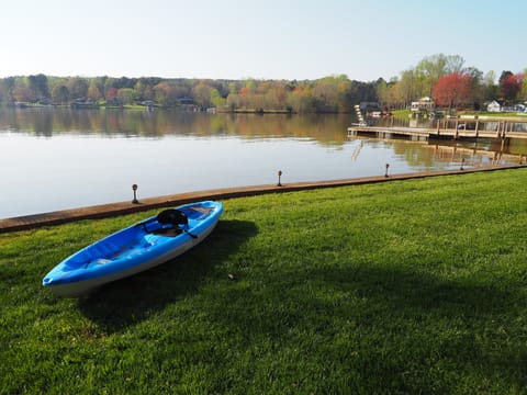 Welcome to Driftwood Cove! Enjoy using the 2 kayaks on site to explore the lake.