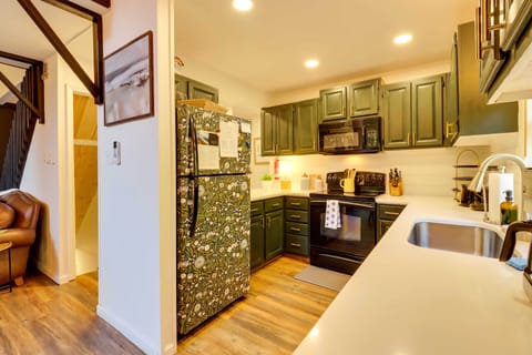 Kitchen | Cooking Basics | Dishware & Flatware