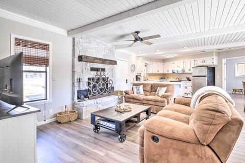 Living Room | Free WiFi