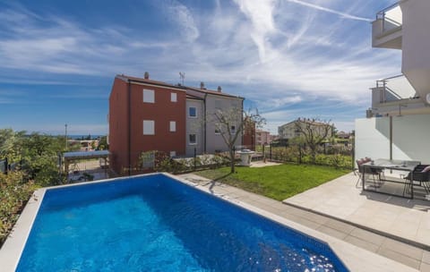 Holiday Home Swimming Pool