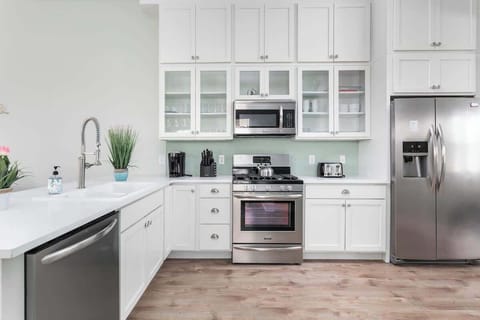 Cook in your dream kitchen! Fully stocked and equipped for all essentials, all that's missing is your favorite ingredients!