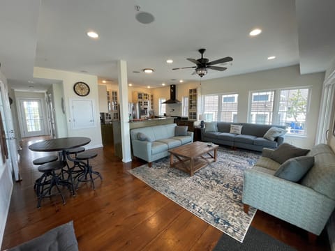 2nd floor main room / kitchen