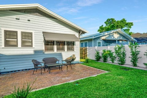 Welcome to your space to relax and enjoy the Florida weather.