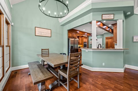 Eating area next to kitchen