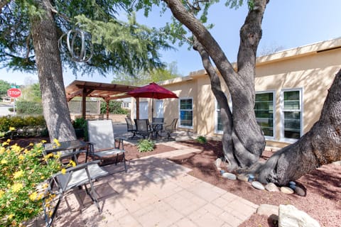 Multiple seating areas out front to enjoy the wonderful weather and sunny skies