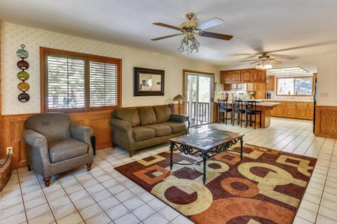 mainlevel-familyroom