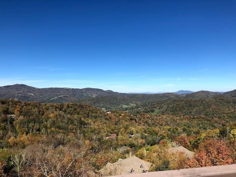 Luxury 3B Condo - Modern Decor and Best Views! Apartment in Sugar Mountain