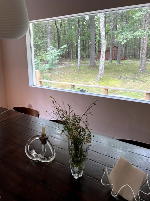 Dining table details