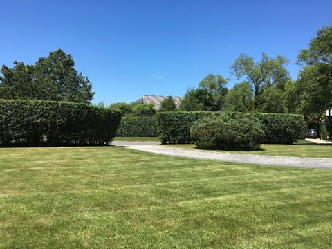 HORSE SHOE DRIVEWAY