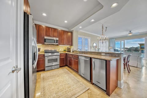 Fully equipped kitchen.