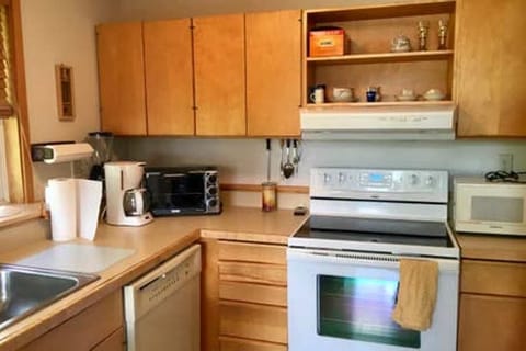 Fully equipped kitchen