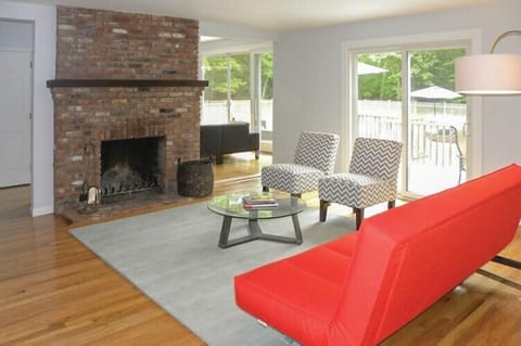 Family room w/ fireplace