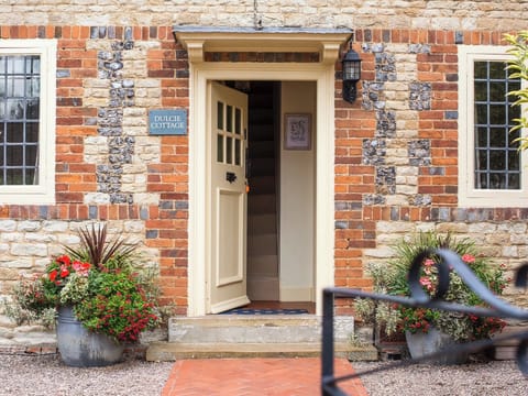 Exterior | Dulcie Cottage, Preston Crowmarsh, near Wallingford