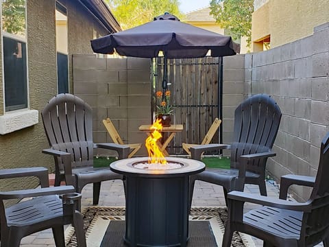 Danc'n fire patio, grill n chill.