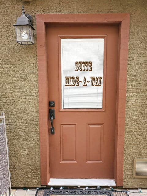 Entrance from the private side patio from the private drive. (Behind a Dlb gate)