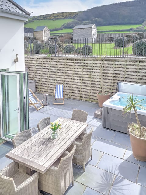 Birdseye view of 1 Point View private patio terrace