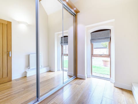 Double bedroom | Low Barn, Carlton