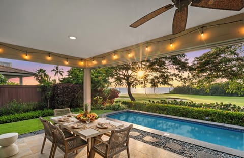 Holua Kai #27 welcomes you with the warmth of the golden hour!