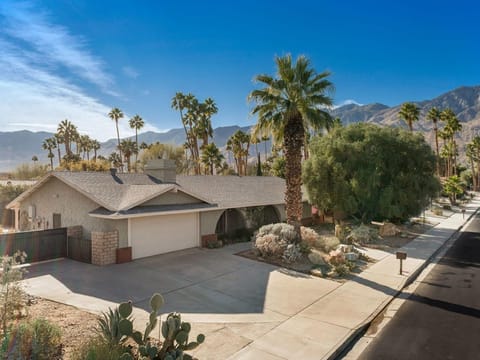 Beautifully located on the south end of Palm Springs