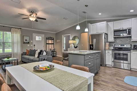 Dining Table | Dishware & Flatware Provided