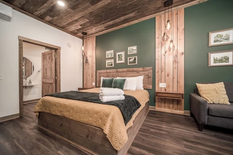 "Great location, centrally located in the heart of downtown Prescott. Clean, beautiful, and convenient."