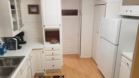 Keurig & drip coffee machines 