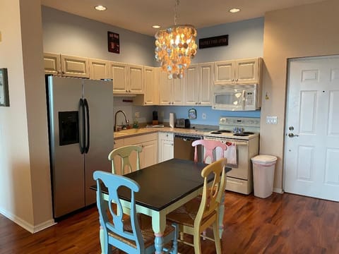 Kitchen with Keurig coffee maker, fully equipped kitchen,  SS dishwasher 