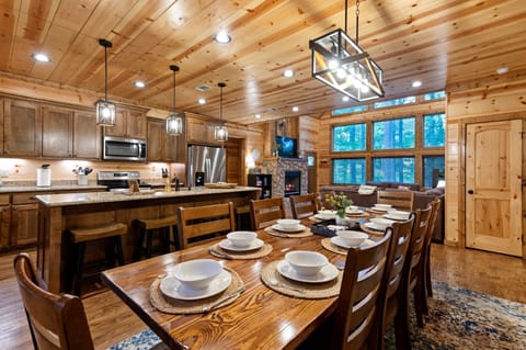 Kitchen & large island. Cooking oils, spices and  items for cooking provided.